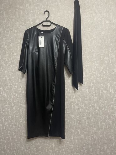 вечерние платья черное: Вечернее платье, Классическое, Средняя модель, С рукавами