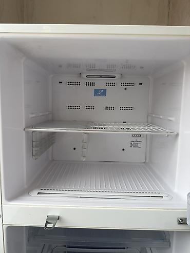 iphon 10: Холодильник с верхней морозильной камерой HITACHI - Классическая — 3