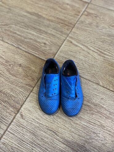 Платья: Uşaq üçün futbol ayaqqabısı – Adidas - Rəng: mavi, yanlarda 3 zolaq