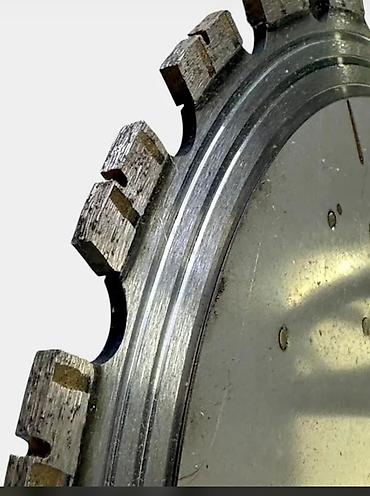 резка кирпичных стен: Алмазная стенорезная машина (электрическая) с крупным диском D-MAX — 3