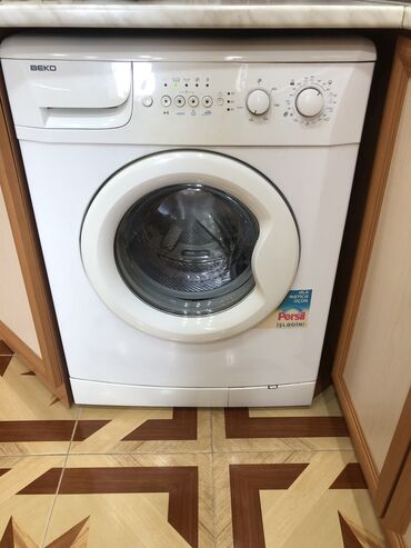 işdenmiş paltar yuyan: Paltaryuyan maşın Beko, 5 kq, İşlənmiş, Qurutma var, Ünvandan götürmə
