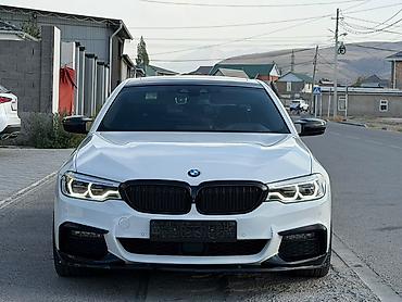Обвес: BMW 5 Series (G30) в обвесе M Performance - Кузов: седан, белый цвет — 3