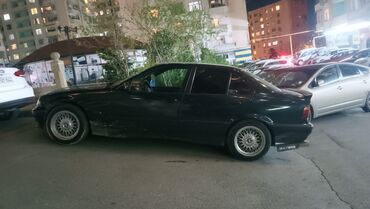 BMW: BMW 3 series: 1.8 l | 1996 il Sedan — 10