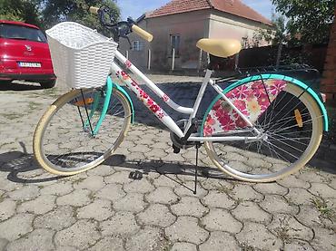 Bicikli za odrasle: Gradski ženski bicikl „Jasmin“ sa cvetnim detaljima CENA:200e - Ram — 1