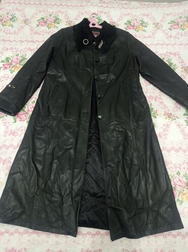 Plaşlar: Palto, 3XL (EU 46), rəng - Qara