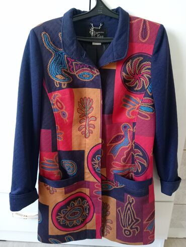 куртка женская 48 размер: Продаётся пиджак-кардиган 48 размера. брали в отелье "Ольга"