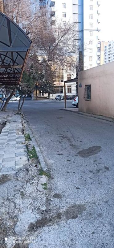 Ofislər: Yasamal rayonu, İran klinikasının yanında yerləşən 9 mertebenin 1-ci -da lalafo.az — 8 Ofislər: Yasamal rayonu, İran klinikasının yanında yerləşən 9 mertebenin 1-ci — 8