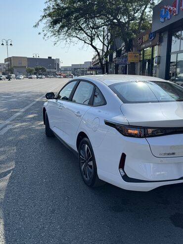 Changan: Changan : 1.5 l | 2024 il Sedan — 4