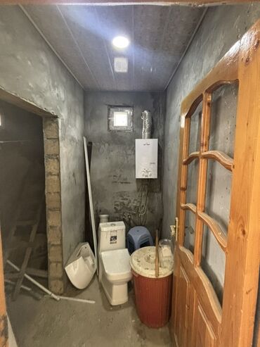 Həyət evləri və villaların satışı: Satılır: kfkir daşından tikilmiş 1 mərtəbəli fərdi yaşayış evi - — 12