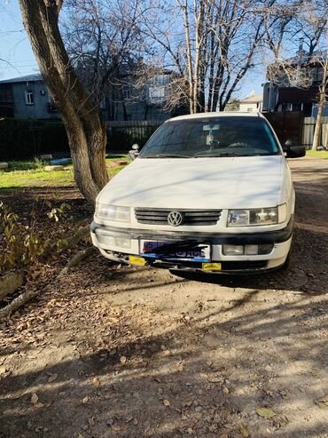 Volkswagen: Volkswagen Passat: 1994 г., 1.8 л, Механика, Бензин, Седан