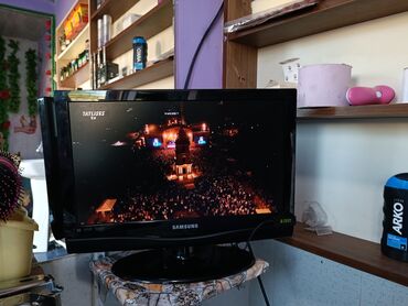 azeri mahnilar: Televizor ela veziyyetde ustada olmayib tep tezedi krosnu aparat