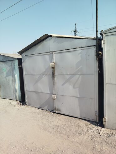 продаю термо будку: Металлический гараж/бокс с распашными воротами,без места,в хорошем