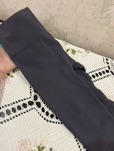 женские бесшовные трусики: Qadın legginsləri - Rəng: tünd boz (qrafit). - Material: elastik