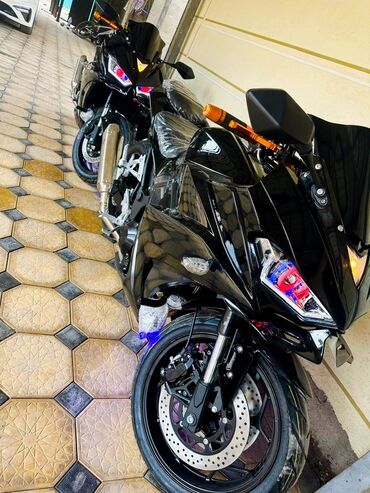 юпитер 5 мотоцикл: Спортбайк Yamaha, 400 куб. см, Бензин, Чоңдор үчүн, Колдонулган