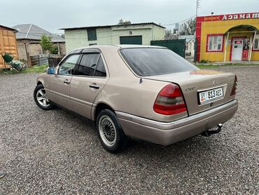 merc: Mercedes-Benz C 180: 1994 г., 1.8 л, Механика, Бензин, Седан