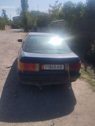 авто гаджеты: Audi 80: 1989 г., 1.8 л, Механика, Бензин, Седан