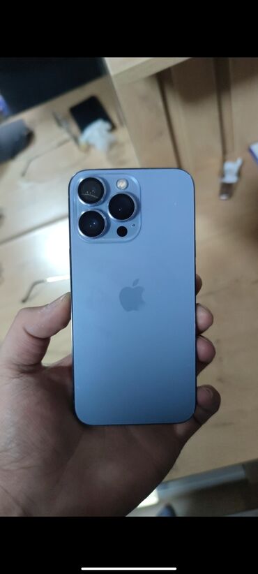 Apple iPhone: IPhone 13 Pro, Б/у, 256 ГБ, Blue Titanium, Зарядное устройство, Защитное стекло, Кабель, 87 %