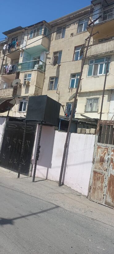 квартира на ночь сутки: Xırdalanda 5 nömreli məktəbin yanında olan 5 mərətbeli binain 6 daş