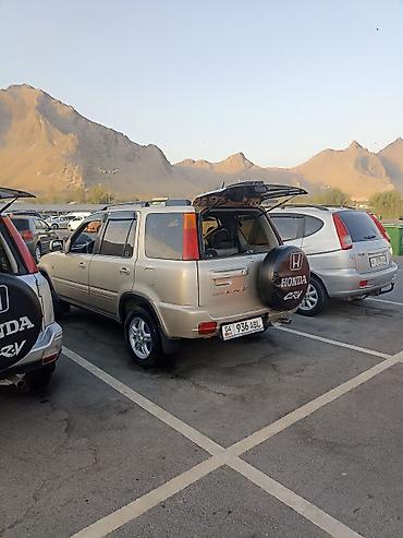 Унаа сатуу: Honda CR-V: 2003 г., 0.2 - engine capacity л, Кол менен иштөөчү, Бензин, Жол тандабас — 4