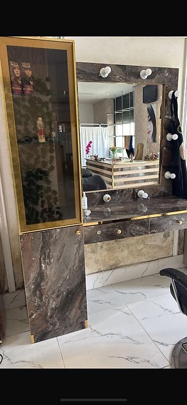 Salon üçün vizaj/ustura masası və vitrinli güzgü paneli - Material və