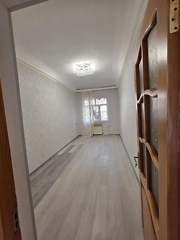 zabrat ev: Bakı, 8-ci kilometr, 2 otaqlı, Köhnə tikili, 42 kv. m — 6