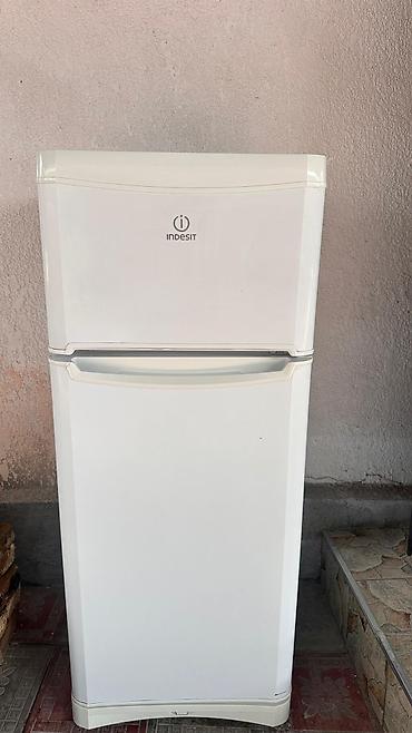 Холодильник Indesit, Б/у, Двухкамерный
