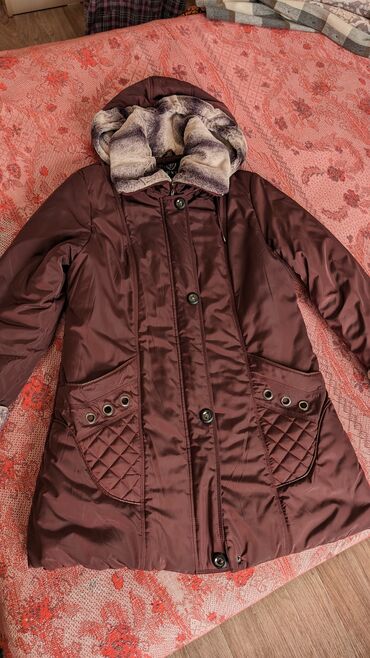 Пуховики и зимние куртки: Продаю Зимнюю куртку В отличном состоянии Размер 50 Носили аккуратно