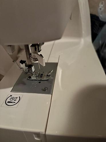 komputer noutbuk: Singer C5205 tikiş maşını - Rəqəmsal idarəetmə paneli və LCD ekran — 5