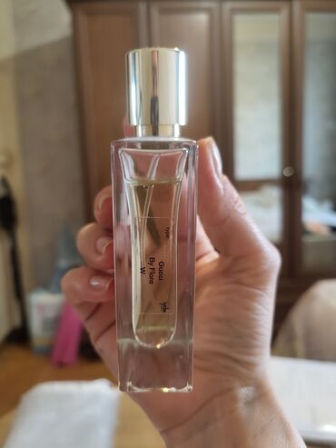 soel parfum kataloq: Iyde parfumdan Gucci by flora. 50 ml cox az islenip. tam oriqinaldi