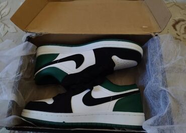 кроссовки nike air jordan 4: Бело-зеленый nike air Jordan 1 мужская обувь мужская обувь мужская