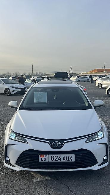 Toyota: Toyota Corolla: 2022 г., 1.8 л, Вариатор, Гибрид, Седан — 1