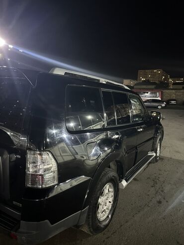 Mitsubishi: Mitsubishi Pajero: 3 l | 2007 il 249085 km Ofrouder/SUV — 7