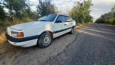 Volkswagen: Volkswagen Passat: 1988 г., 1.8 л, Механика, Газ, Седан