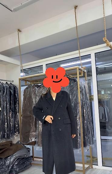Длинное женское пальто классического кроя - Цвет at lalafo.kg Длинное женское пальто классического кроя - Цвет