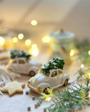 Yeni il oyuncaqları və bəzəkləri: Yeni il hədiyyə və oyuncaqları ətraflı məlumat ücün yaza və ya zəng — 13