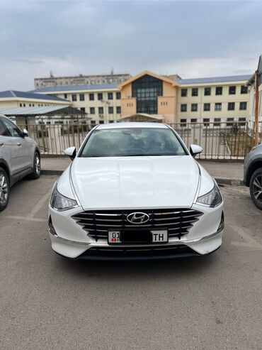 срочная продажа авто по низким ценам: Hyundai Sonata: 2019 г., 2 л, Автомат, Газ, Кроссовер