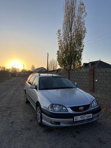 панел эстима: Toyota Avensis: 2001 г., 1.8 л, Механика, Бензин, Седан