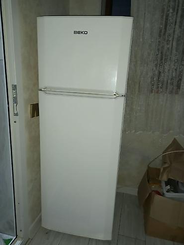 Soyuducular: İşlənmiş 2 qapılı Beko Soyuducu Satılır, rəng - Ağ, Təkərli — 2