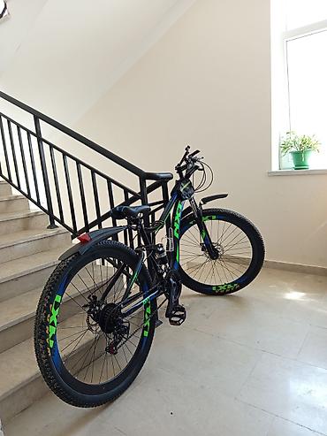 Dağ/şosse tipli velosiped – 26" təkərlər, disk əyləclər, amortizatorlu