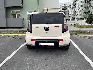 park maşnı: Kia Soul: 2 l | 2011 il Krossover — 4