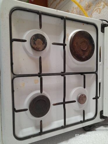 Plitələr və bişirmə panelləri: Qaz sobasi yaxsi veziyyetdedir. Cemi 2 ay istifade olunub. Saxlamağa — 2