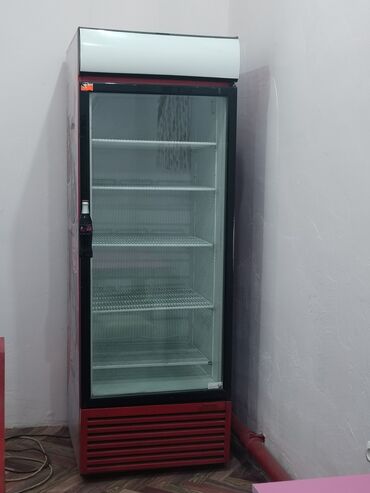 soyud: Cola soyuducu boyuk satilir hec bir problemi yoxdu, dukan baglandigi
