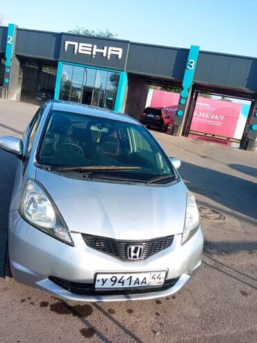 хонда фит рейка: Honda Fit RS, серебристый хэтчбек 5 дв. Ключевые особенности по фото