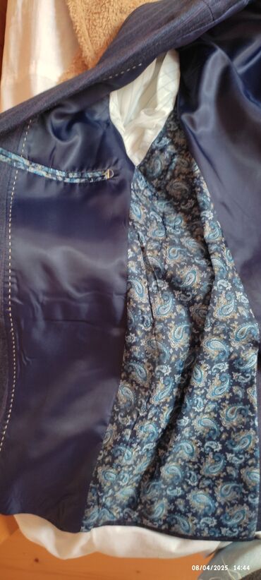 Kostyumlar: Kişi kostyumu, cəmi 1 dəfə geyilib toya 3-4 saatlıq. heçbir ləkə — 7