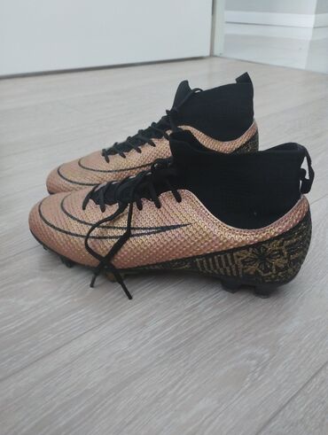 Krasofkalar və idman ayaqqabıları: Nike modelidi dişlidi 2 dəfə istifadə olunub real alıcıya endirim