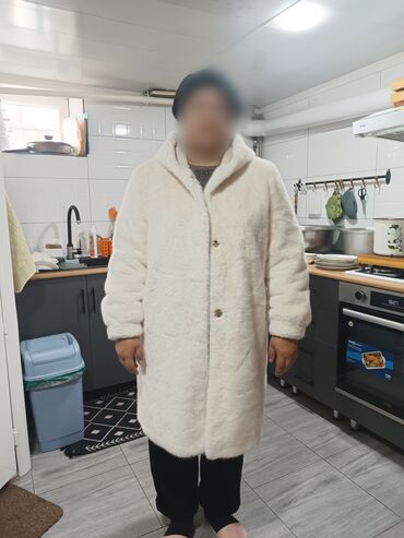 мужские куртки бишкек дордой: Шуба, Альпака, По колено, С капюшоном at lalafo.kg мужские куртки бишкек дордой: Шуба, Альпака, По колено, С капюшоном