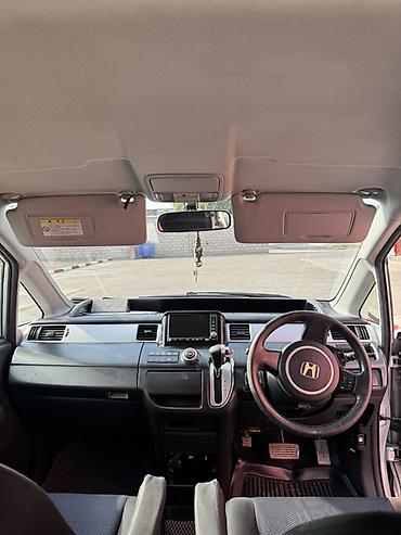 6 дыр: Honda Stepwgn: 2009 г., 2 л, Автомат, Бензин, Вэн/Минивэн — 3