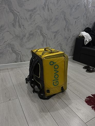 рюкзак glovo: Терморюкзак курьерский Glovo - Объём: примерно 40–50 л, форм‑фактор — 2