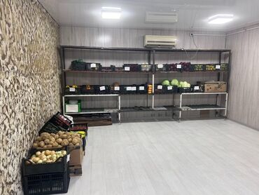 продажа магазинов в бишкеке: Ижарага берем Дүкөн, Бизнес борборунда, 20 кв. м Иштеп жаткан, Жабдуулары менен, Ремонту менен, Электр жарыгы, 1-сызык