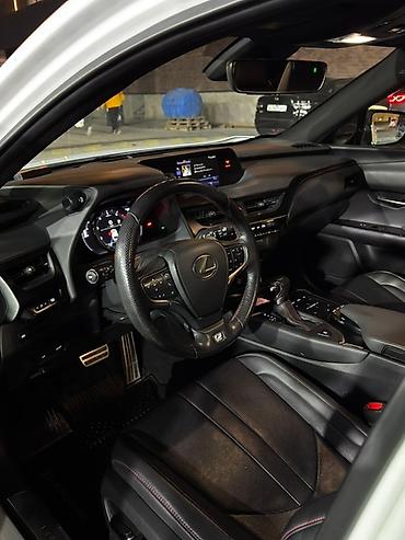 Lexus: Lexus : 2019 г., 2 л, Вариатор, Бензин, Кроссовер — 9